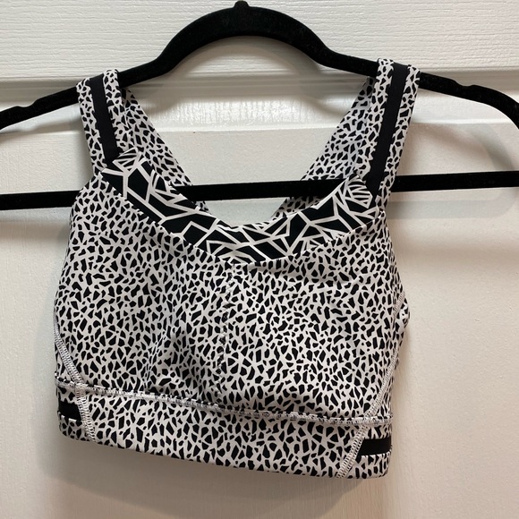 Lulu Lemon Black & White Speckled Sports Bra - Picture 1 of 2